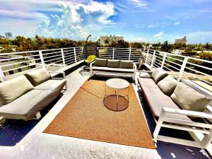 30 GUESTS LUXURY SOUTH BEACH SUITES w ROOFTOP