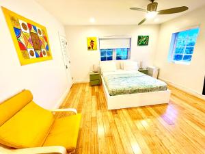 30 GUESTS LUXURY SOUTH BEACH SUITES w ROOFTOP