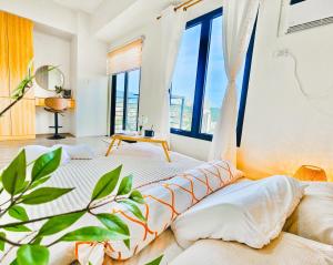 Cebu City SPACIOUS 1BR Condo HighView IT Park with POOL and NETFLIX