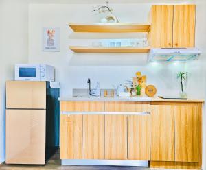 Cebu City SPACIOUS 1BR Condo HighView IT Park with POOL and NETFLIX