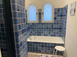 Villa à Hyères avec piscine, climatisation et Wi-Fi, à 5 min de la plage - FR-1-335-169