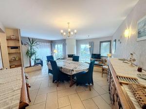 Maisons de vacances Maison proche plage, 8 pers, 3 ch, jardin, Wi-Fi, clim - FR-1-361-533 : photos des chambres