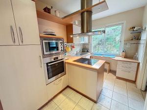 Maisons de vacances Maison proche plage, 8 pers, 3 ch, jardin, Wi-Fi, clim - FR-1-361-533 : photos des chambres