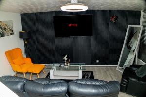 Dynasty Lodge Manchester - Alison Kelly close