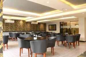 Ahuja Residency Mayfield Garden