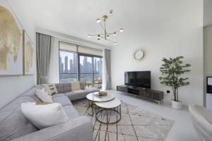 LUXE 2BR, Marina Vista, EMAAR Beachfront, Dubai Harbour