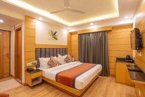Super Hotel by Perfectstayz Mall Road
