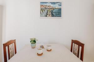 Green Leaves Apartment