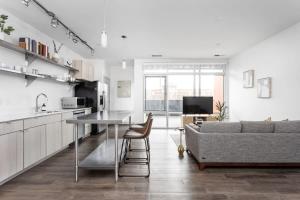 CozySuites I Trendy 1BR, Bottleworks Indy #1