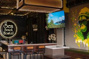 Sea Beach Hostel & Club Beachfront 18-39 years only