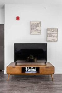 CozySuites Nora 3BR near Fashion Mall