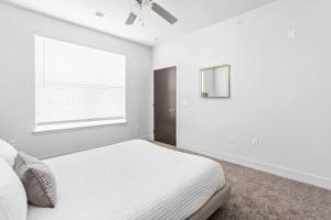 CozySuites Nora 3BR near Fashion Mall