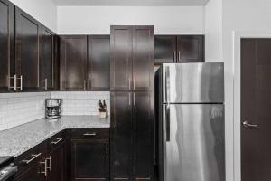 CozySuites Nora 3BR near Fashion Mall