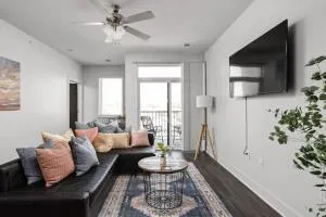 Cozysuites Spacious 2BR next to Whole Foods - كارميل