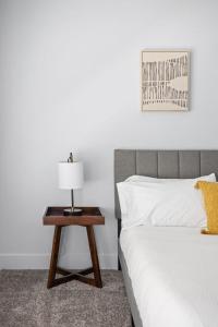 CozySuites Nora 2BR next to Whole Foods