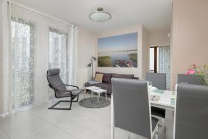 Apartment MiAMar in Rogowo with Furnished Terrace and Parking by Renters