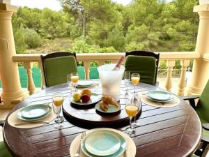 Casa Maria Granadella, three bedroom villa with private pool