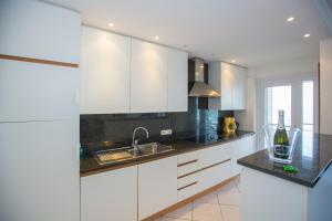 Bright Apartment With Sea View