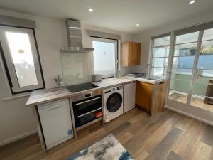 Islands Wrest (The Galleon Rm) Pet friendly