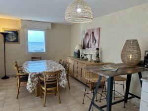 Appartements 535 - Appartement T2 avec magnifique vue mer : photos des chambres