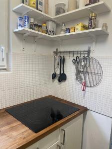 4 Guests: River & Garden Charm