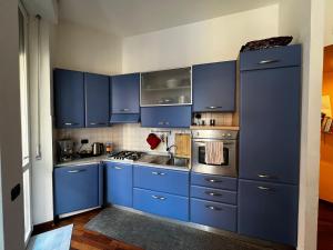 Guzzo B - Elegant Flat with Balcony at Bolivar M4 Metro