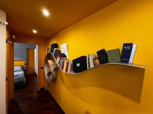 Guzzo B - Elegant Flat with Balcony at Bolivar M4 Metro