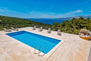 Villa Joy - 40 m2 heated pool, 35 000 m2 of land