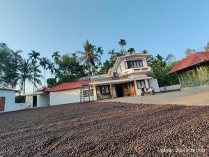 Streaming Valley Independent Coffee Estate Stay