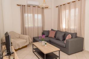 Olivia House -BY APOKORNAS VILLAS