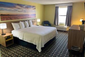 Days Inn by Wyndham Park City Kansas