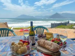 Family surf shack on the beach - 科梅奇