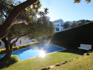 Apartamento luminoso en Llançà con piscina comunitaria, cerca de la playa - ES-228-22