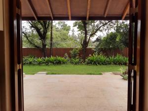 Banyan House - luxurious 4 bedroom villa on one acre, near the beach