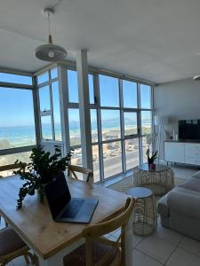 Charming beachfront Strand apartment