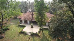 Banyan House - luxurious 4 bedroom villa on one acre, near the beach