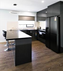 Popular Luxury Villa Kialla Shepparton