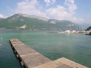 Spacieux appartement 2 chambres près du centre avec parking et wifi - FR-1-432-25