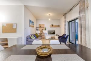 A lovely 2Br home just off Spinola Bay by 360 Estates