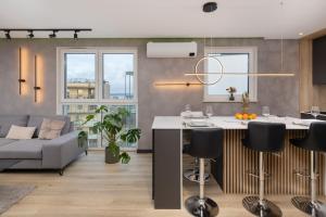 Apartment with Two Bedrooms, Balcony, Parking and Access to Sauna in Gdańsk by Noclegi Renters