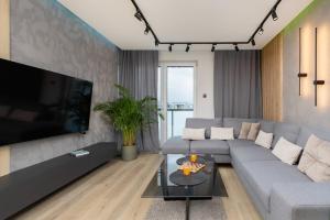 Apartment with Two Bedrooms, Balcony, Parking and Access to Sauna in Gdańsk by Noclegi Renters