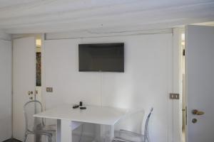 Super central 1 bedroom apartment