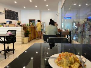 Laguna Beach Resort3-only accept no shorter than one month