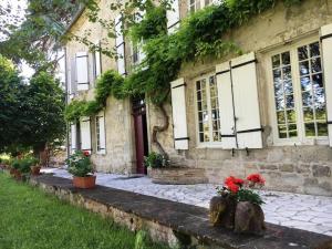 Villas Grande maison en pierre avec piscine, sauna et jacuzzi : photos des chambres