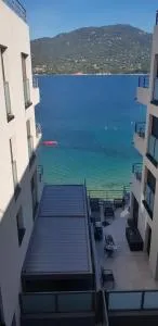 MAGNIFIQUE APPARTEMENT LES PIEDS DANS L'EAU PROPRIANO - Olmeto