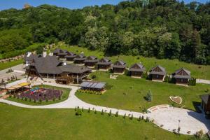 Etno Naselje Vrdnička kula - Fruške Terme