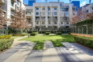 Melrose Arch Luxury Apartment - WITH GENERATOR - 约翰内斯堡