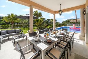 Extraordinary Villa on an elevated position in Quinta do Lago