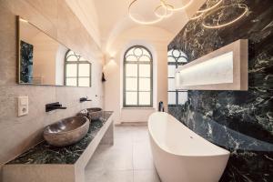 NEW LUXUS Suite I TWO Kingbeds I Center