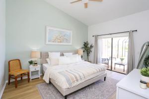 Sunny Naples 3BR Retreat with Solar Heated Pool and BBQ